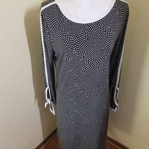 Avon Black and White Dress/Size (L)12-14/NWOT.